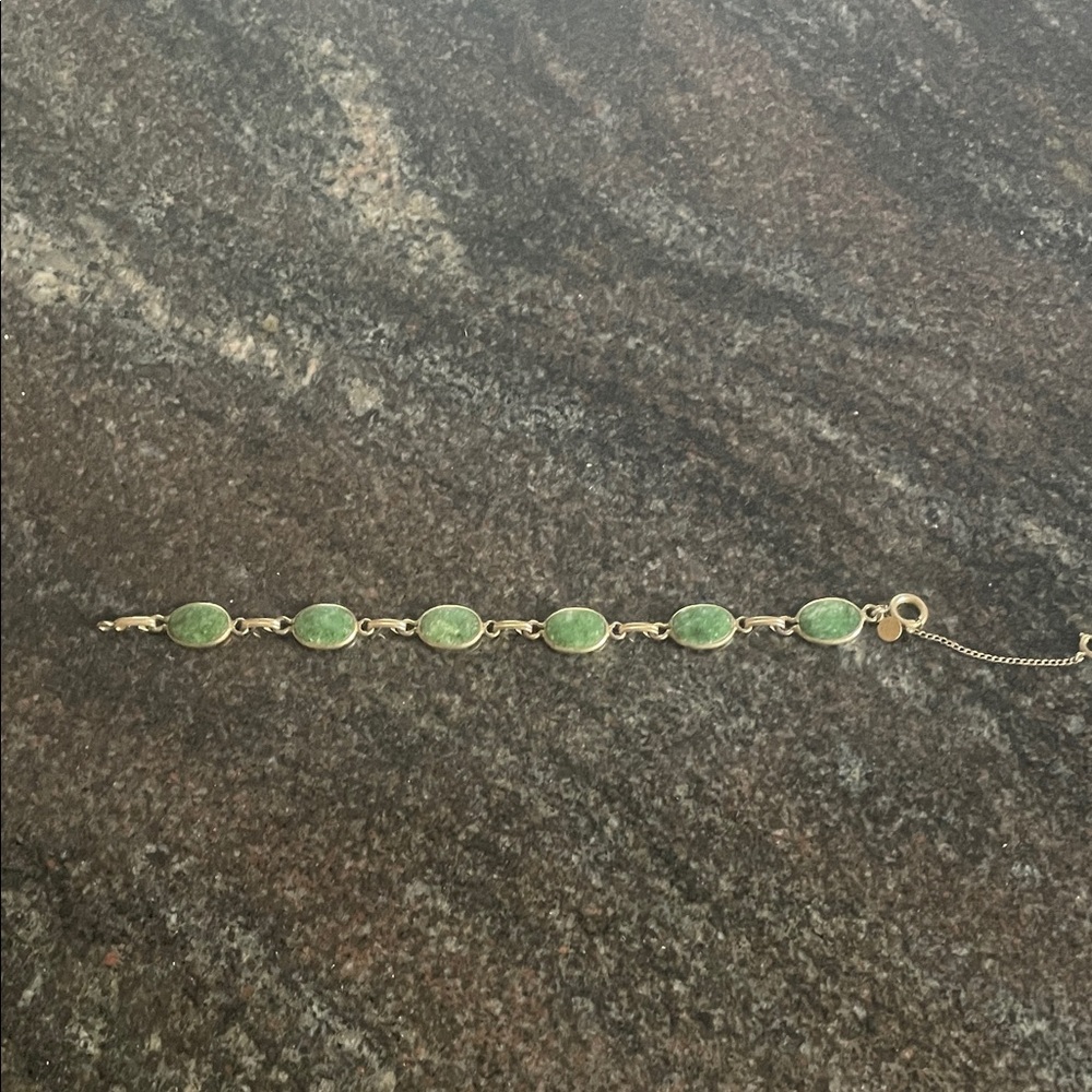 Elegant 12k gold filled Green jade vintage from the fifties Bracelet